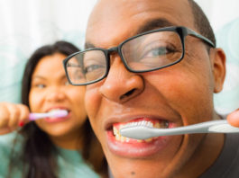 8 Major Mistakes You Need To Stop Doing When Brushing Your Teeth